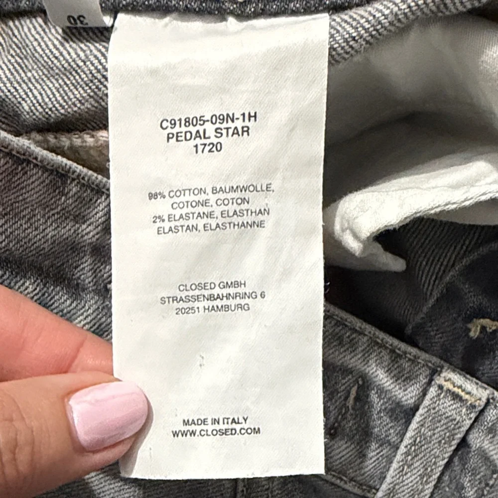 Closed chic gray